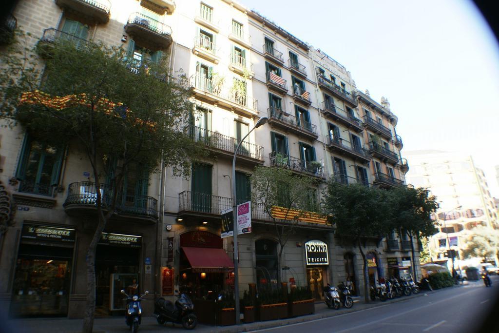 Flateli Urquinaona Apartment Barcelona Ruang foto