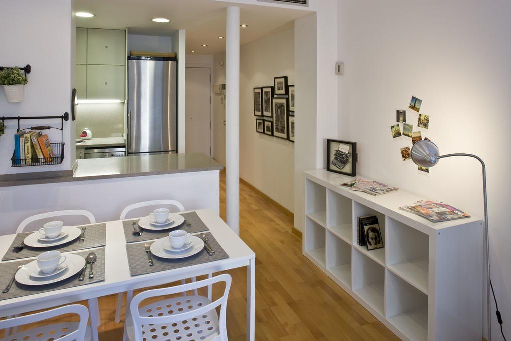 Flateli Urquinaona Apartment Barcelona Ruang foto