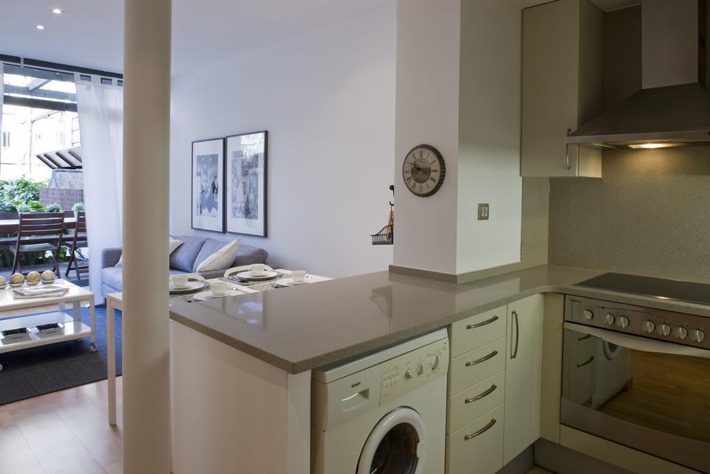 Flateli Urquinaona Apartment Barcelona Ruang foto