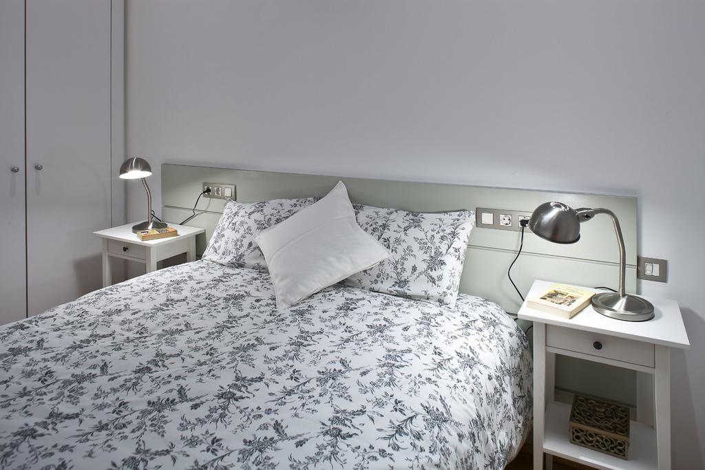 Flateli Urquinaona Apartment Barcelona Ruang foto