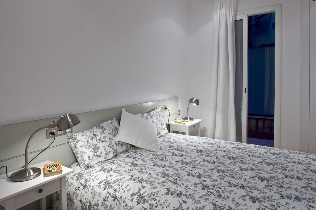 Flateli Urquinaona Apartment Barcelona Ruang foto