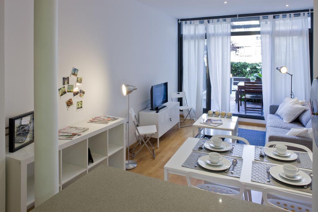 Flateli Urquinaona Apartment Barcelona Ruang foto