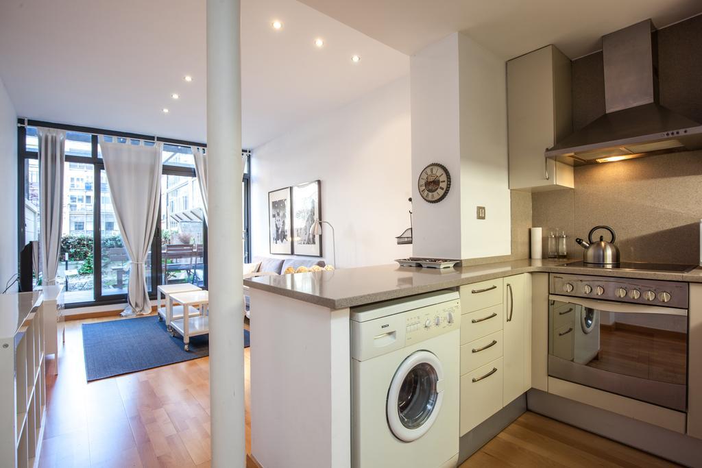 Flateli Urquinaona Apartment Barcelona Bagian luar foto