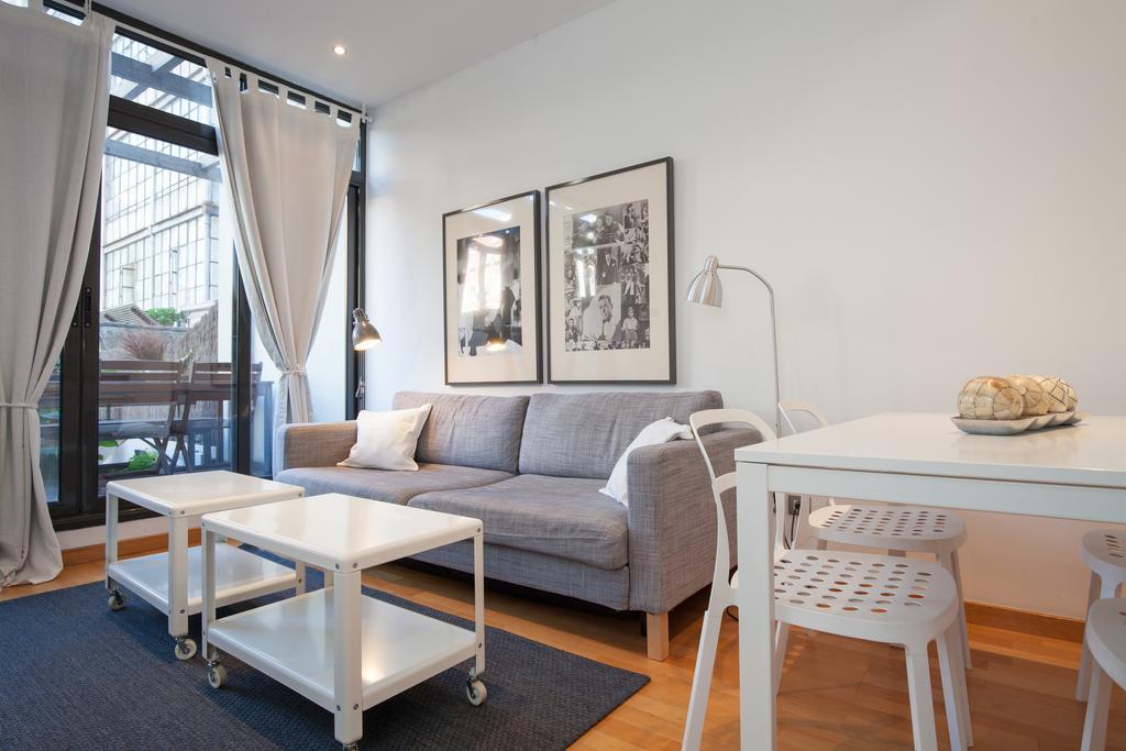 Flateli Urquinaona Apartment Barcelona Bagian luar foto