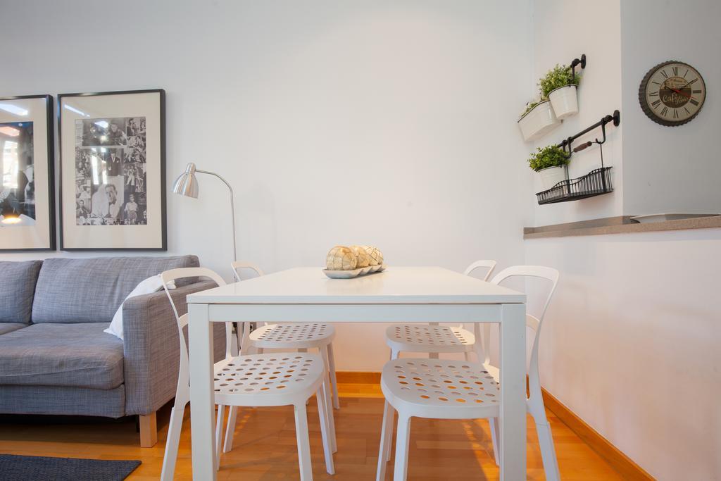 Flateli Urquinaona Apartment Barcelona Bagian luar foto