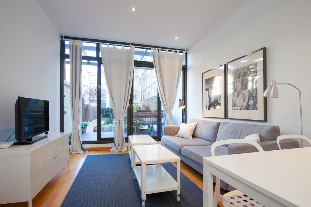 Flateli Urquinaona Apartment Barcelona Bagian luar foto
