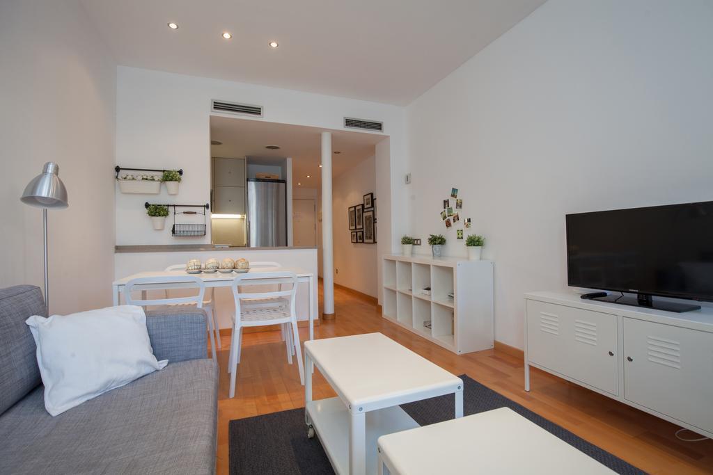 Flateli Urquinaona Apartment Barcelona Bagian luar foto