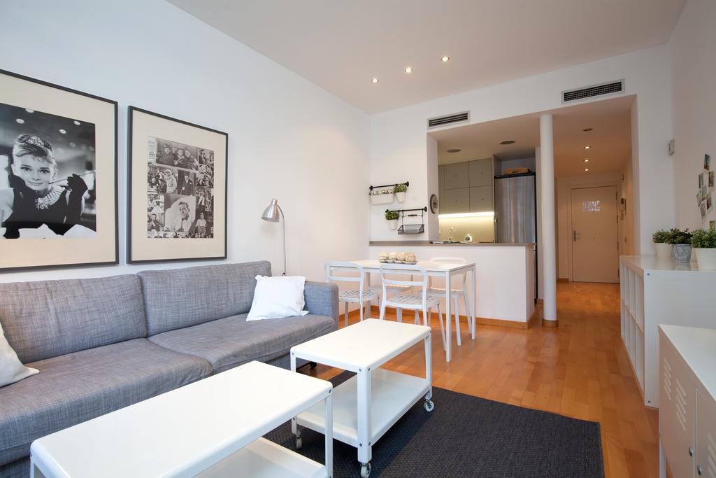 Flateli Urquinaona Apartment Barcelona Bagian luar foto