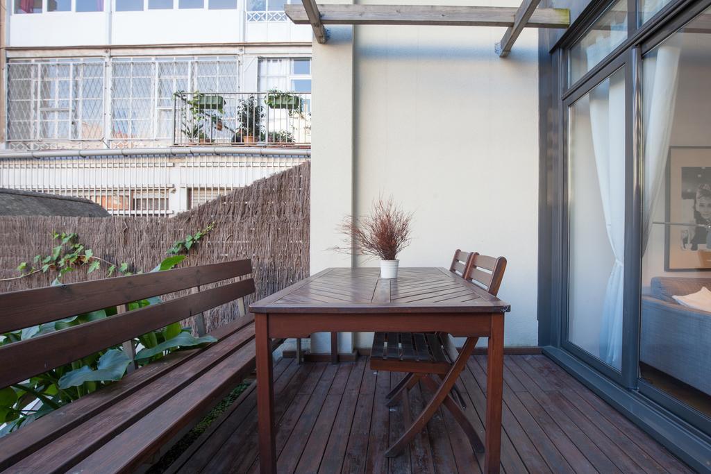 Flateli Urquinaona Apartment Barcelona Bagian luar foto