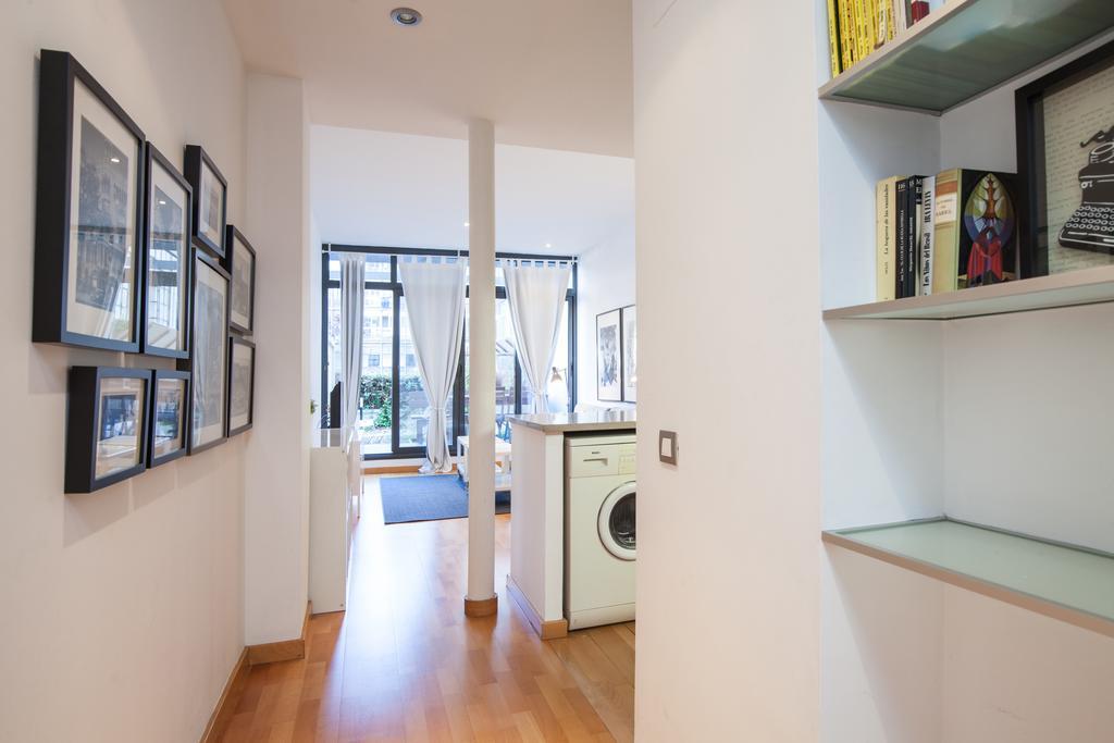 Flateli Urquinaona Apartment Barcelona Bagian luar foto