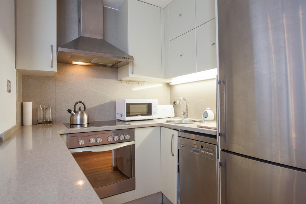 Flateli Urquinaona Apartment Barcelona Bagian luar foto