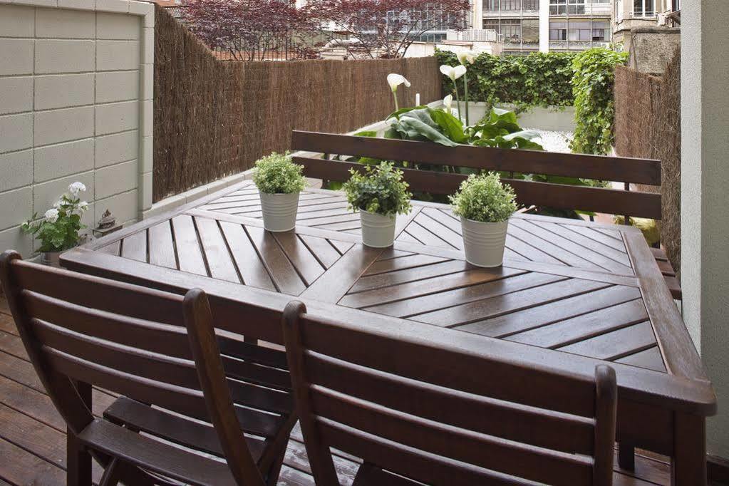 Flateli Urquinaona Apartment Barcelona Bagian luar foto